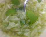 Foto del paso 2 de la receta: Ensalada de pepino y albahaca con agua de mar
