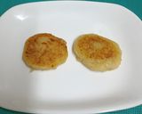 A picture of step 3 of Kashi Chat Bhandar's Chole Tikki Chat.