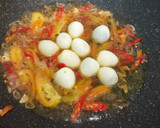 Foto langkah ke 3 dari resep Tumis Kangkung Telur Puyuh.