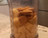 Foto del paso 2 de la receta: Batido de pera, plátano y galletas