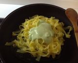 Foto del passaggio 10 della ricetta Pappardelle ricce con mazzancolle, crema di fave fresche e pachino caramellato