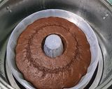 Foto langkah ke 7 dari resep Bolu Coklat Lembut favorit.