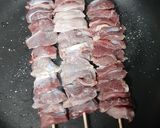 A picture of step 2 of Gizzard kebabs (sunakimo).