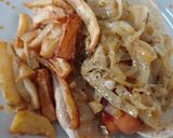 Foto del paso 6 de la receta: Hog dog encebollado con mostaza y salsa cebolla chucrog
