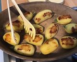 Une image de l'étape 6 de Pommes de terre « farcies » laurier aux herbes aromatiques et ail en chemise.