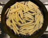 Foto del paso 7 de la receta: Pescado rebozado en una mezcla especial con Papas Fritas crocantes