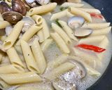 A picture of step 8 of Garlic Clam Pasta.