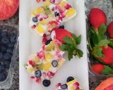 A picture of step 5 of Frozen yogurt and fruits bar.