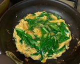 A picture of step 4 of Chinese chives omelet.