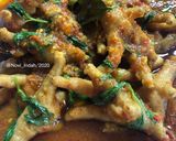 Foto langkah ke 3 dari resep Ceker Kuah Pedas Kemangi.