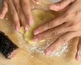 Hình bước làm 4 của món Bò wellington cho bé