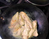 Foto del paso 2 de la receta: Pechuga de pollo al verdeo😋