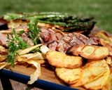 Grillowana polędwiczka z talarkami, szparagami i pasternakiem krok przepisu 3 zdjęcie
