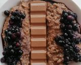 Une image de l'étape 5 de Porridge chocolat-myrtilles.