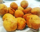 Foto del paso 6 de la receta: Bolitas de merluza, crema de anchoas y sofrito de verduras