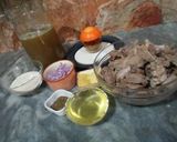 A picture of step 1 of Chinioti mutton kunna😋🍲.