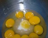 Foto langkah ke 2 dari resep Bolu Gulung Meranti oleh² khas Medan.