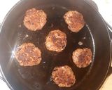 A picture of step 3 of Home made beef burger.