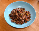 Foto del paso 4 de la receta: Fideos con calamares en su tinta fáciles y rápidos