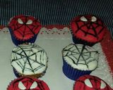Foto del paso 8 de la receta: Cupcake hombre araña