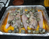 Foto del paso 3 de la receta: Rape al horno con chirlas y gambones
