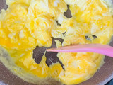 Tahu telur scramble saus inggris