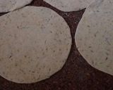 A picture of step 7 of Aloo matar aur poori.