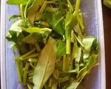 Foto langkah ke 2 dari resep Tumis kangkung Saus tiram.