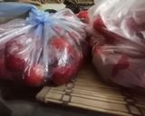 A picture of step 2 of Freeze strawberry.