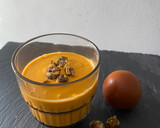 Foto del paso 6 de la receta: Salmorejo con crujiente de aceitunas, sin pan