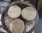 Foto del paso 4 de la receta: Gorditas (picadas) de salsa verde