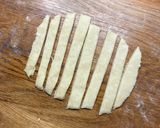 A picture of step 3 of Cheese straws from excess pastry.
