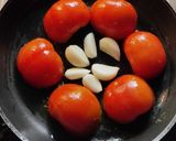 টমেটো রসুন ভর্তা (Tomato Rasun Vorta Recipe in Bengali) রেসিপির ধাপ 3 ছবি