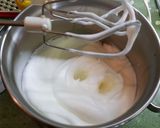 Foto del paso 4 de la receta Bizcocho de café, nata y almendra 