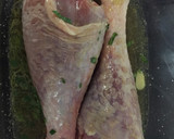 Foto del paso 1 de la receta: Muslo de Pavo al horno con zanahorias mini