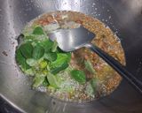 A picture of step 4 of Batata poha.