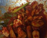 Foto langkah ke 7 dari resep Ayam Kentang Masak Cabe Kering.