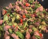 Foto del paso 5 de la receta: Pechuga de pavo 🦃 con verduras y salsa de soja 🍱