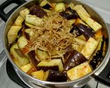 Foto langkah ke 4 dari resep Lodeh Terong Kembung Layang.