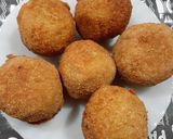 Foto del paso 6 de la receta: Bombas de papa con jamón y queso 😋