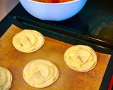 Une image de l'étape 2 de Tartelettes fines à la pomme.