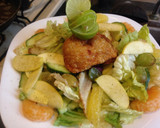 Foto del paso 5 de la receta: Pollo frito al limón con ensalada de frutas de temporada