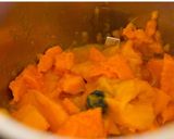 A picture of step 1 of Mango mastani.