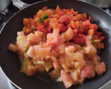 Foto del paso 1 de la receta: Falsa "pizza" de pimiento y tomate caramelizados🍅🌶️🍕