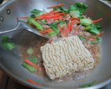 什錦炒泡麵的食譜步驟5照片