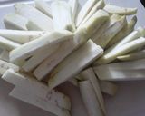 Foto del paso 1 de la receta: Tostadas con puré de arvejas y bastones de berenjena.
