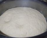 صورة لخطوة 3 من وصفة بيتزا باللحمه المفرومه خطيره 😋