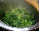 Foto del paso 1 de la receta: Sopa de puerros