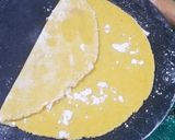 A picture of step 4 of Garlic paratha.