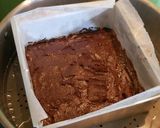 Foto langkah ke 5 dari resep Brownies Kukus Coklat Pandan 🍫🌿.